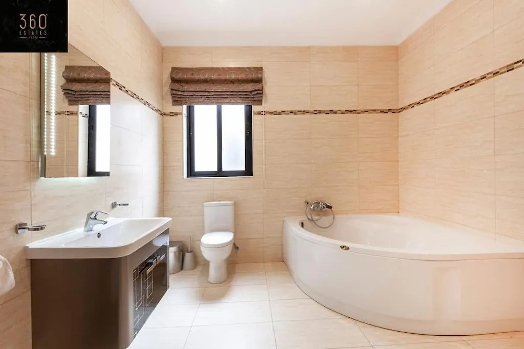 Apartment Luxury Apt With Hot Tub & Bbq With Valletta Views By 360 Estates Sliema