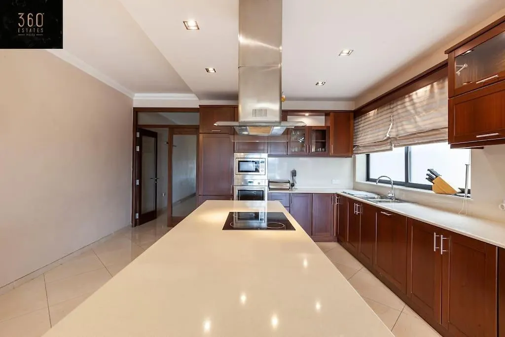 Apartment Luxury Apt With Hot Tub & Bbq With Valletta Views By 360 Estates Sliema