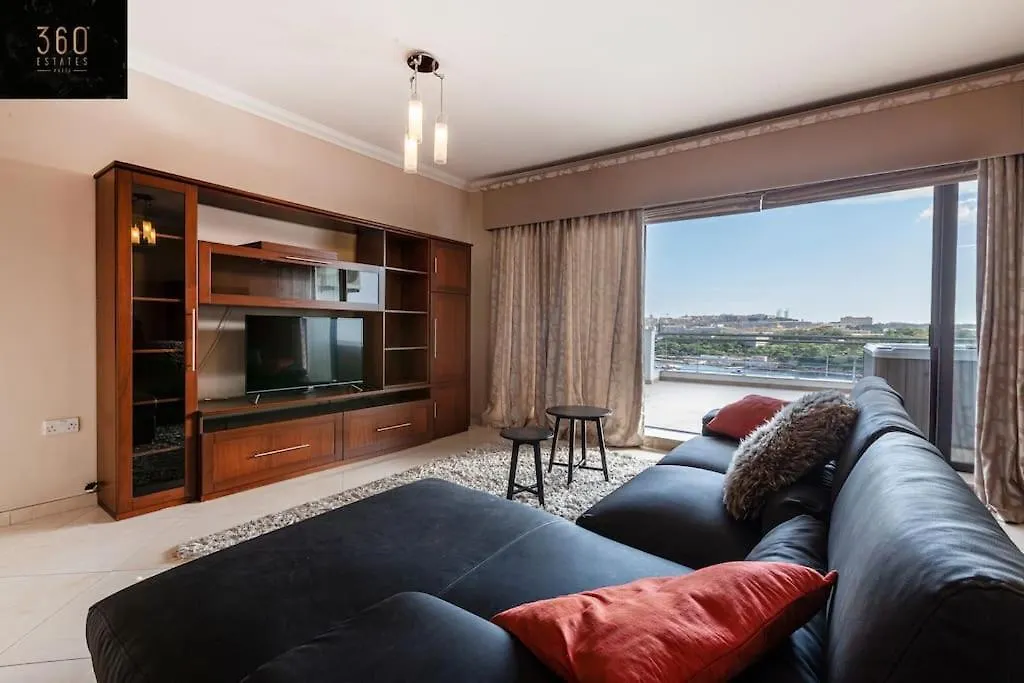 Luxury Apt With Hot Tub & Bbq With Valletta Views By 360 Estates Sliema Malta