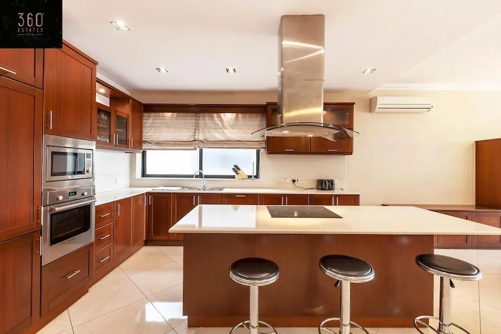 Luxury Apt With Hot Tub & Bbq With Valletta Views By 360 Estates Sliema